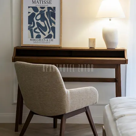 Retro 66 Jacuzzi Apartment