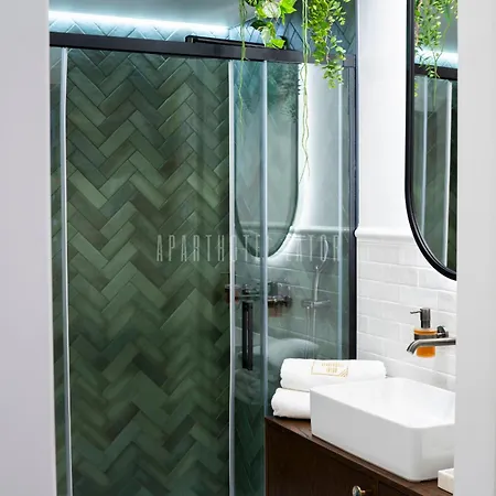 Retro 66 Jacuzzi Apartment 4*