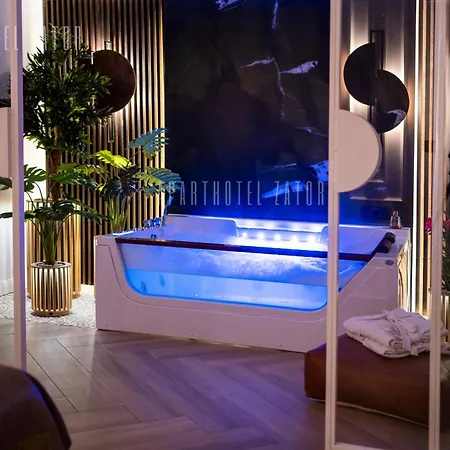 Retro 66 Jacuzzi Apartment