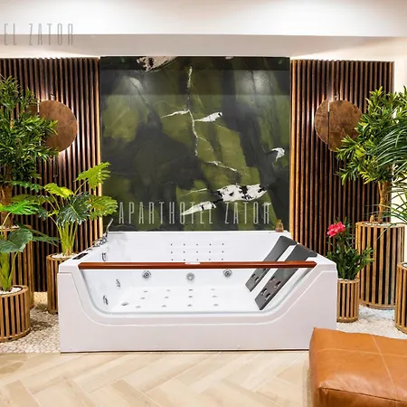 Retro 66 Jacuzzi Apartment